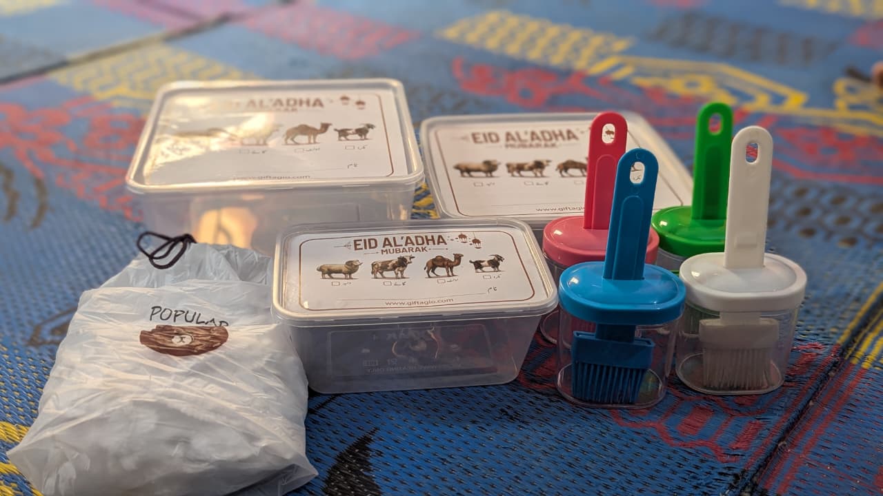 Eid Al Adha Customized Meat Storage Gift Set – Reusable Meat Boxes, Silicone Oil Brush Containers & Elastic Food Bag